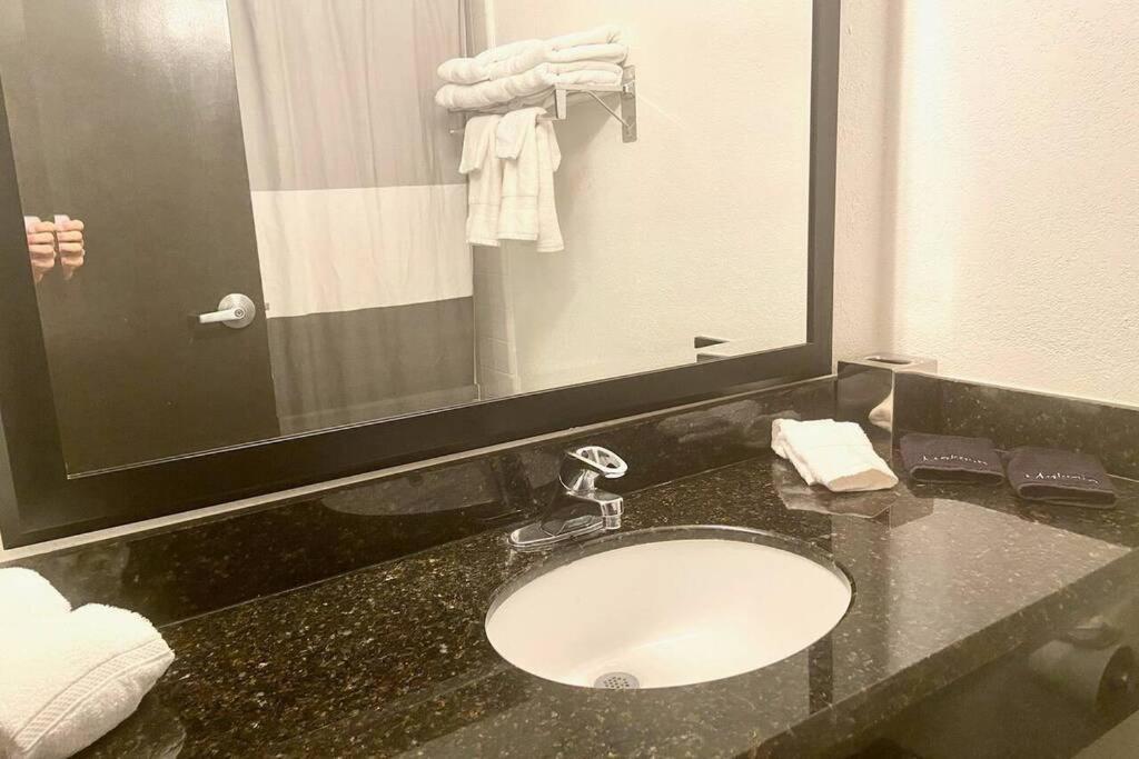Riverview, Studio 507, Beach Steps Away!+Pool+Wifi Ruskin Exterior photo